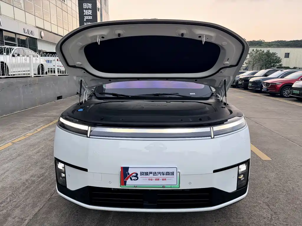 XPeng GX — миниатюра 7