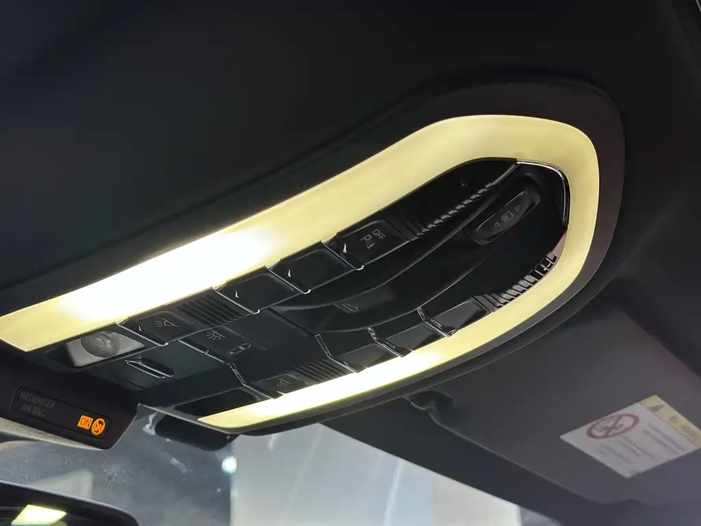 Porsche Macan — миниатюра 8