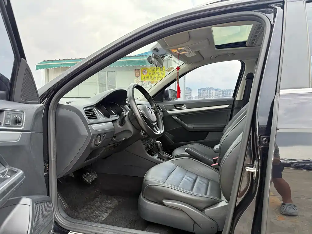 Volkswagen Gran Lavida — миниатюра 7