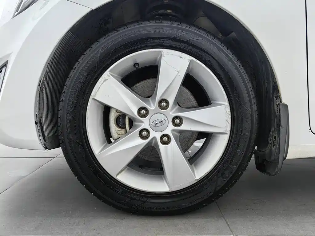 Hyundai Elantra Langdong — миниатюра 17