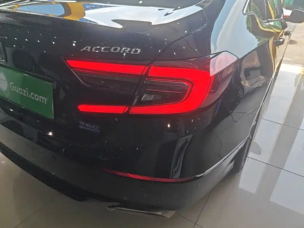 Honda Accord — миниатюра 8