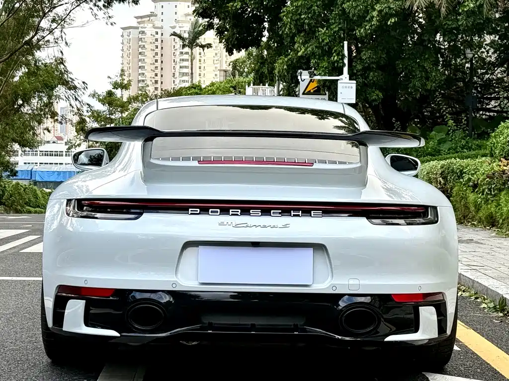 PORSCHE 911