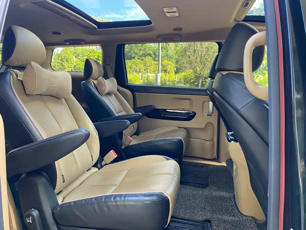Kia Carnival — миниатюра 8