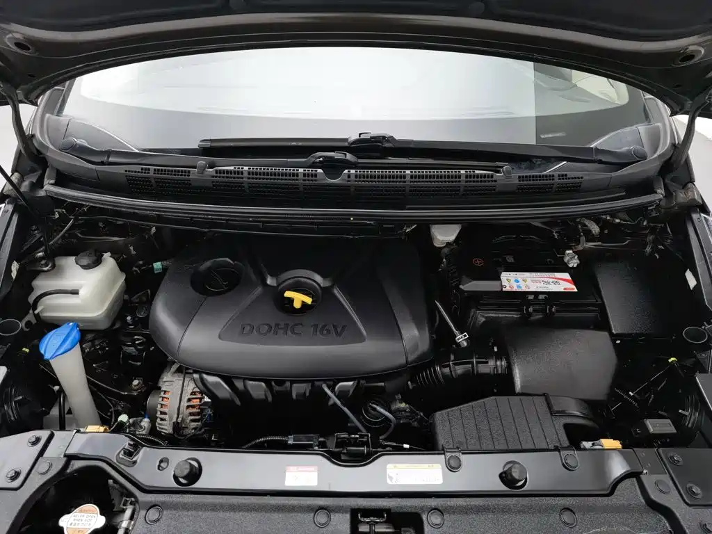 Kia Carens — миниатюра 6