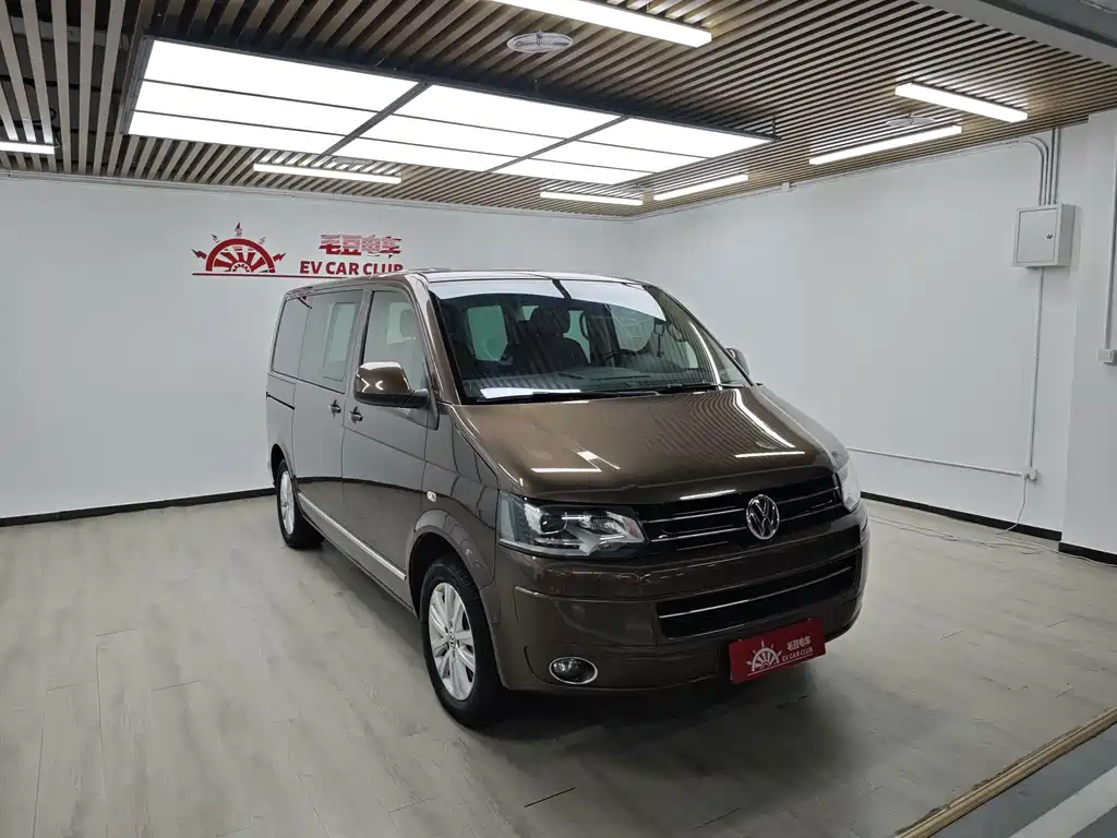 Volkswagen Multivan — миниатюра 2