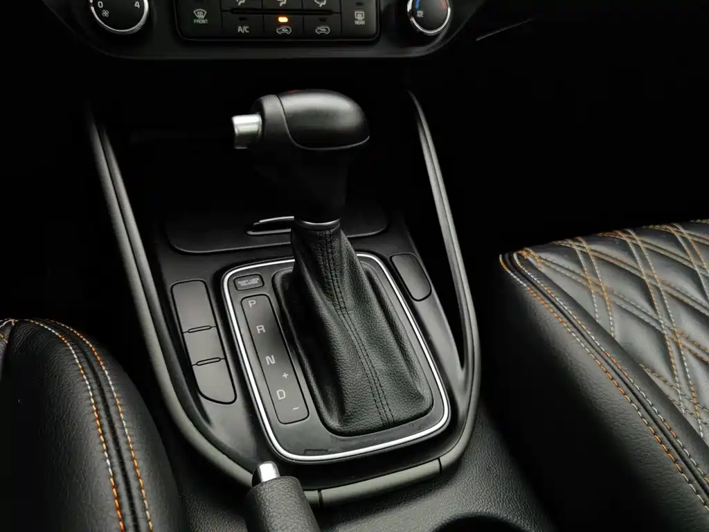 Kia Carens — миниатюра 13