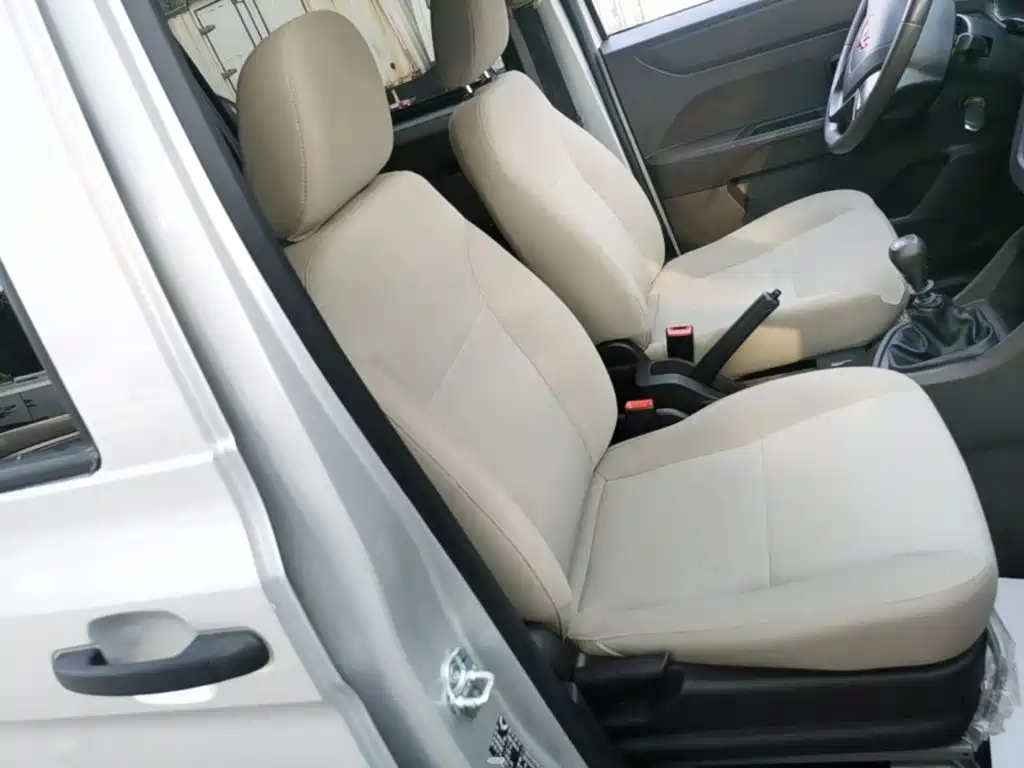 Wuling Hongguang V — миниатюра 25