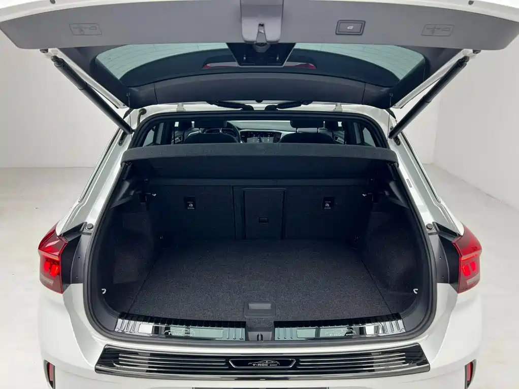Volkswagen T-Roc — миниатюра 12