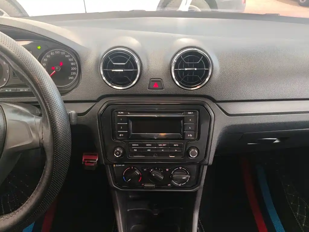 Volkswagen Jetta — миниатюра 13
