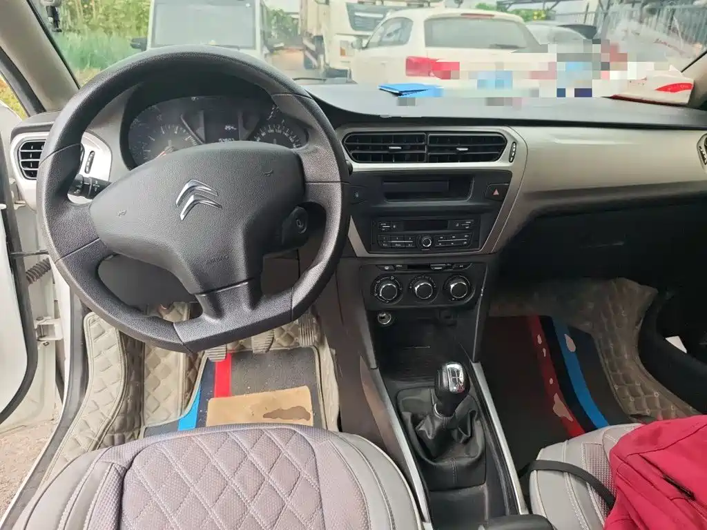 Citroen Elysee — миниатюра 10