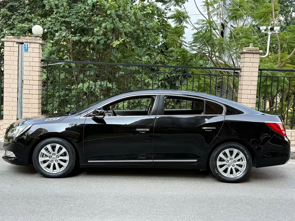 Buick LaCrosse — миниатюра 5