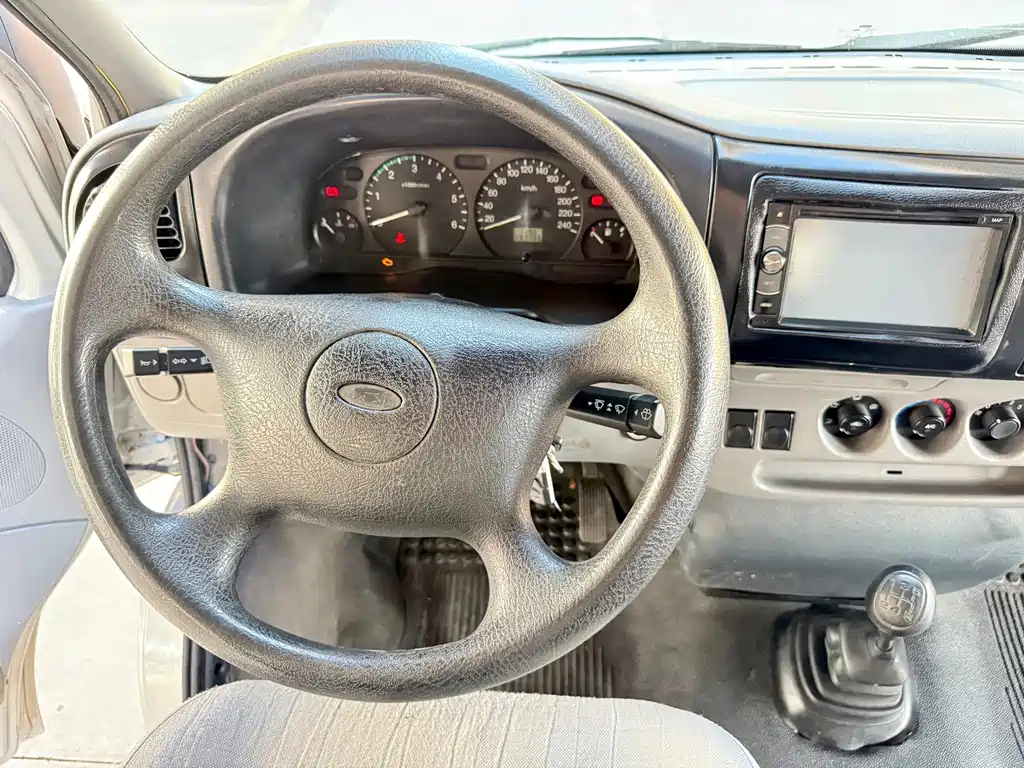 Ford Transit Classic — миниатюра 16