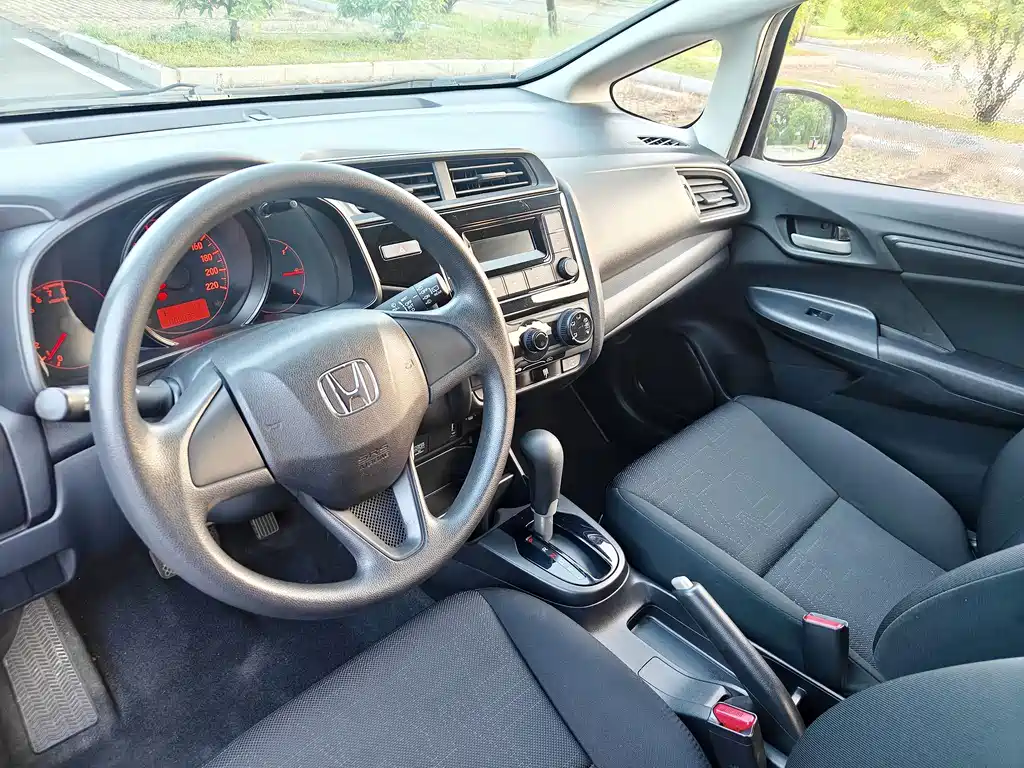 Honda Fit — миниатюра 13