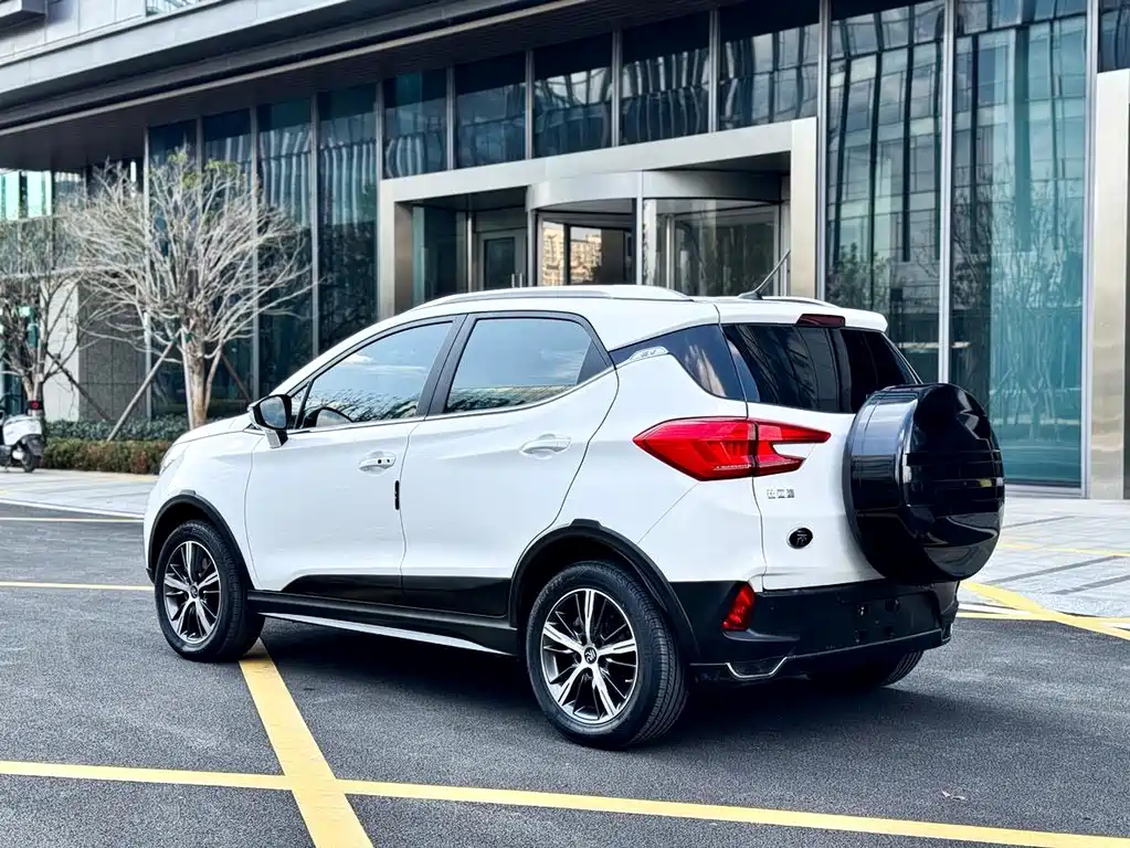 BYD Yuan EV — миниатюра 9