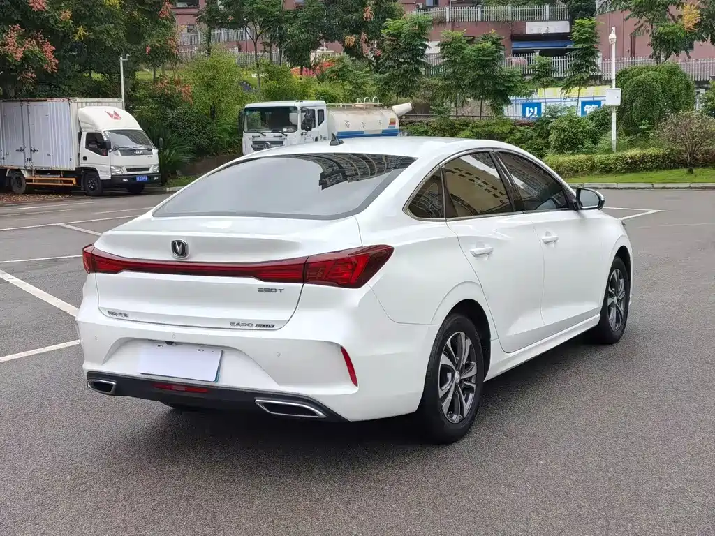 Changan Eado — миниатюра 9