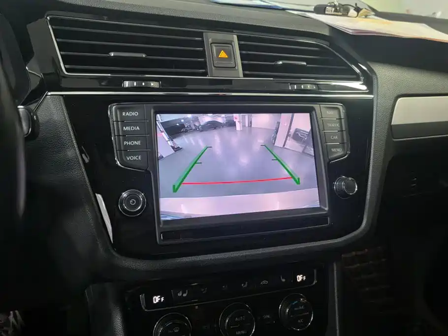 Volkswagen Tiguan L — миниатюра 13