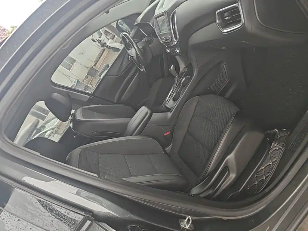Chevrolet Equinox — миниатюра 25