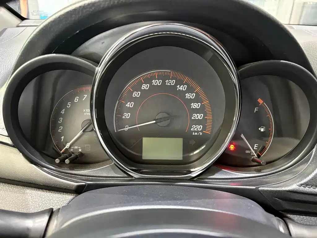 Toyota Yaris L — миниатюра 14