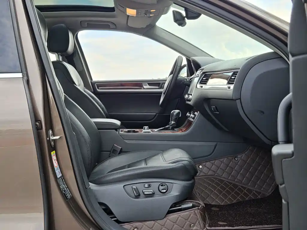 Volkswagen Touareg — миниатюра 4