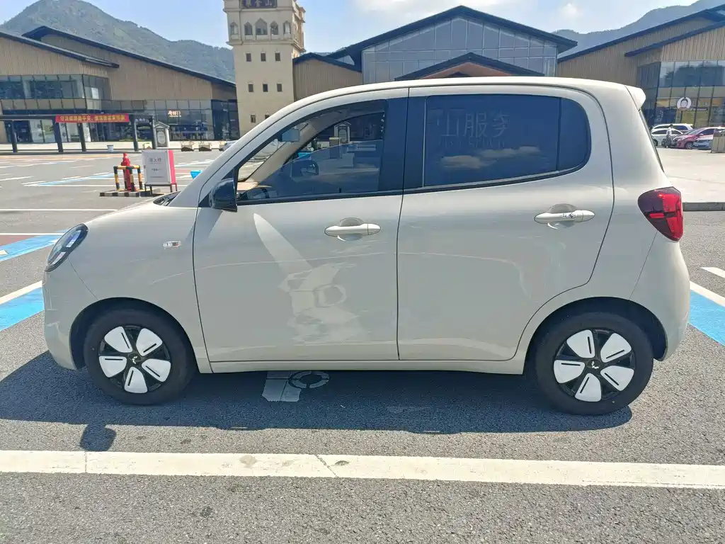 Wuling MINIEV — миниатюра 3