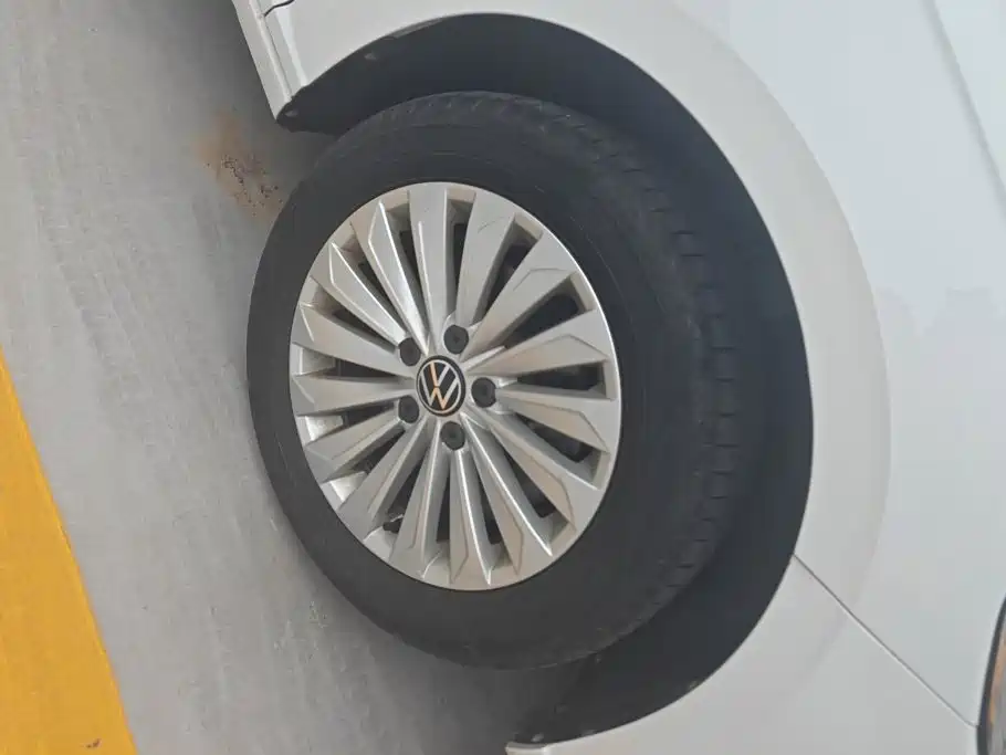 Volkswagen Lavida — миниатюра 6