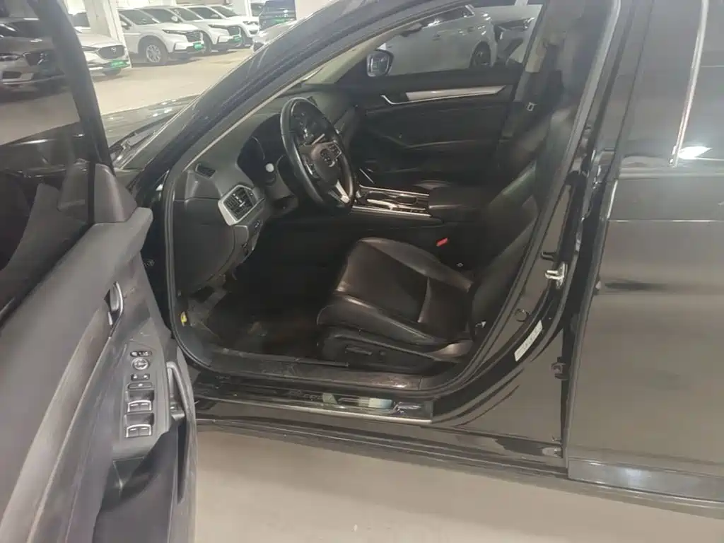 Honda Accord — миниатюра 18