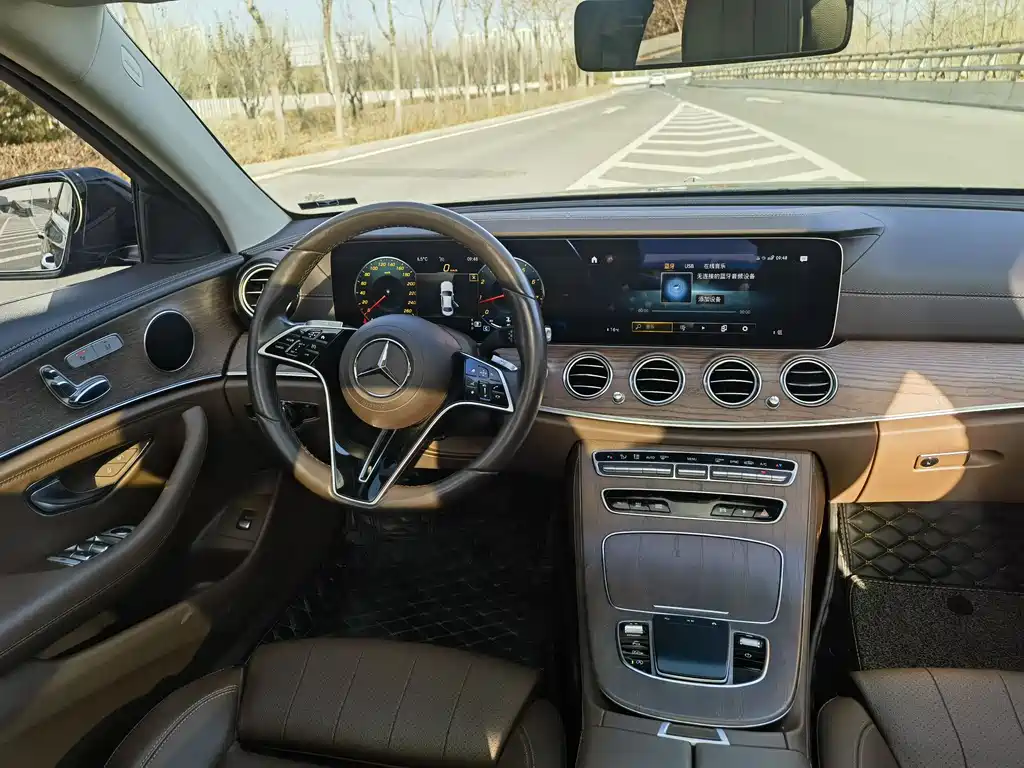 MERCEDES-BENZ E CLASS