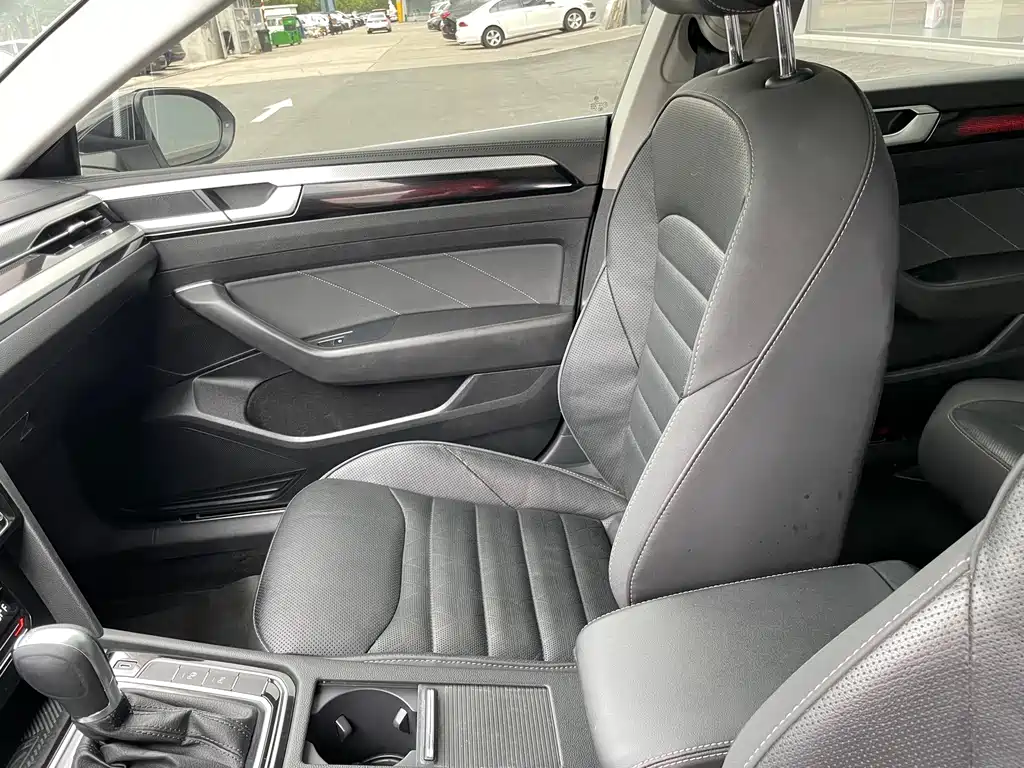 Volkswagen CC — миниатюра 8