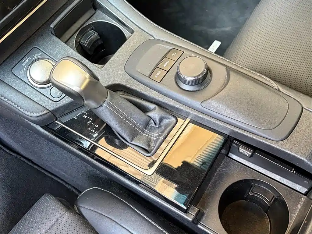 Lexus ES — миниатюра 15