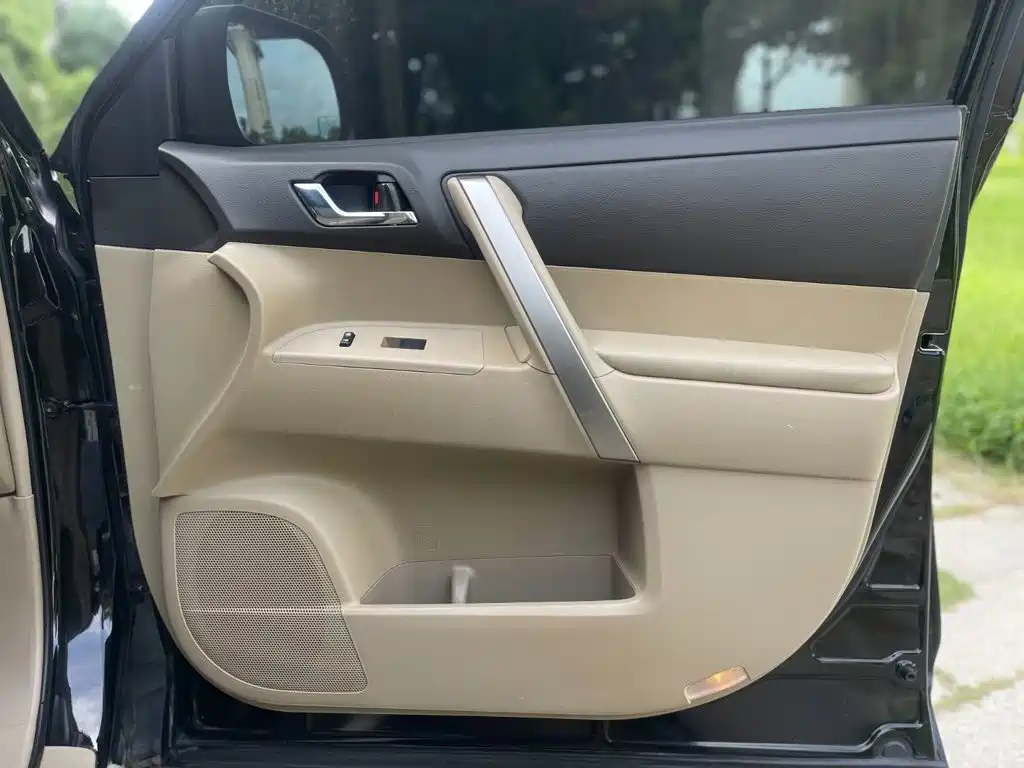Toyota Highlander — миниатюра 17