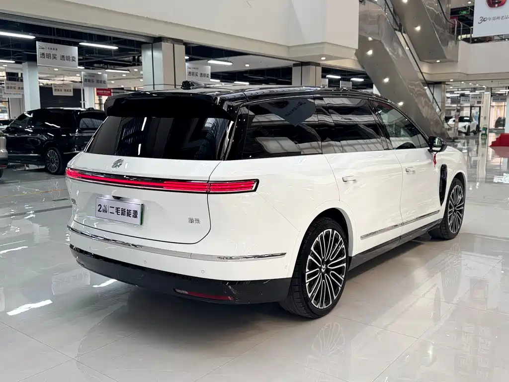 NIO ES8 2026 мест Executive
