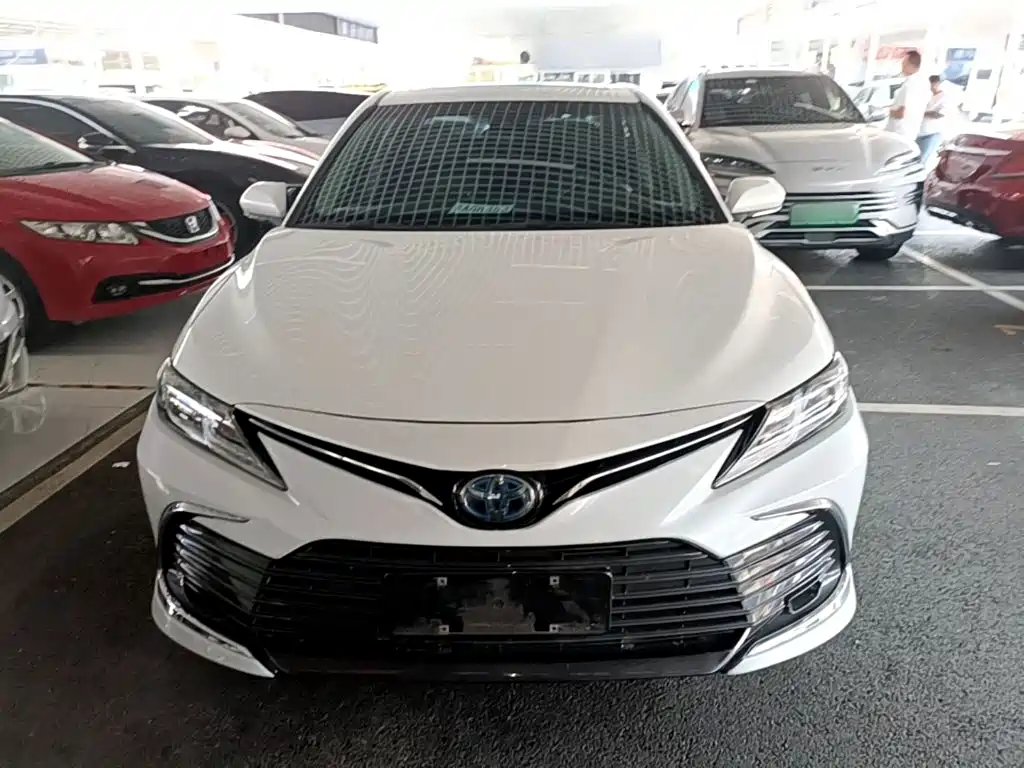 Toyota Camry — миниатюра 3