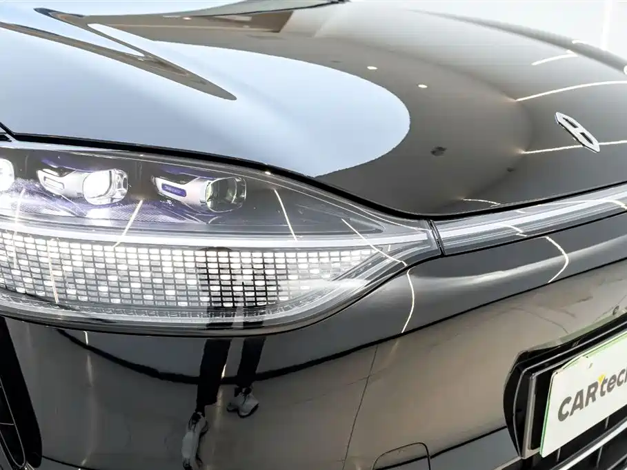 AITO ASK THE WORLD M9