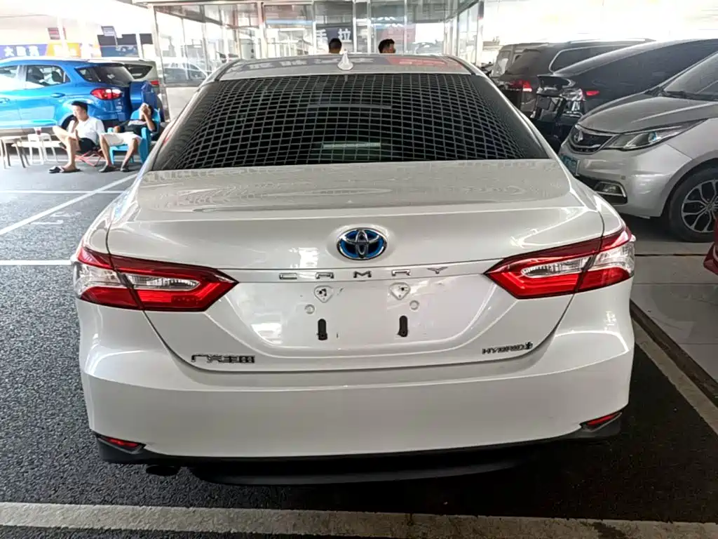 Toyota Camry — миниатюра 6