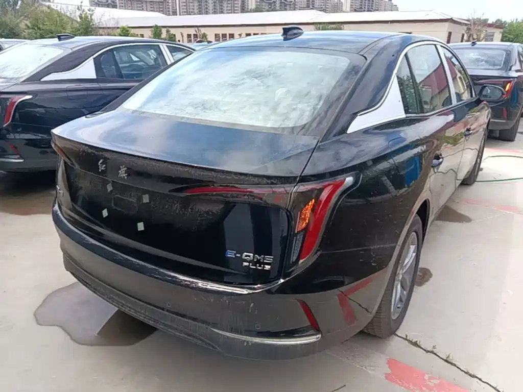 Hongqi E-QM5 2025 610km PLUS
