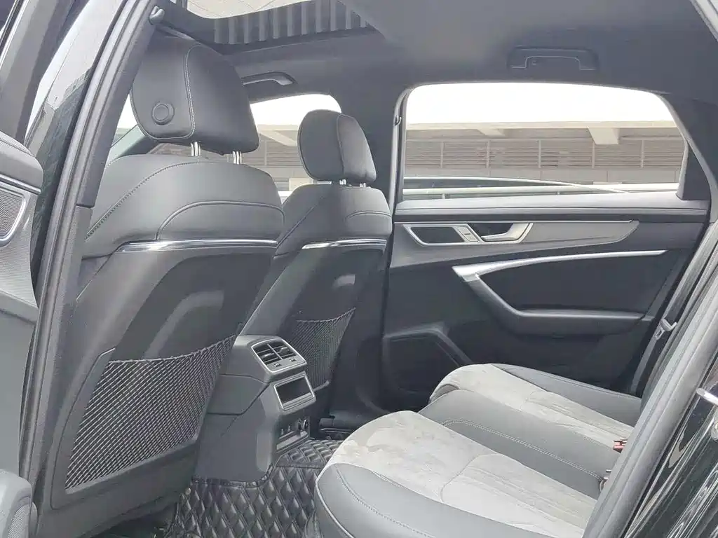 Audi A6L 2024 40 TFSI Luxury
