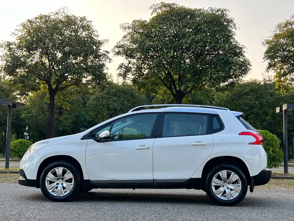 Peugeot 2008 — миниатюра 8