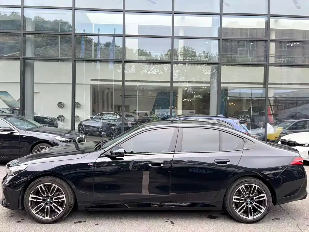 BMW 5 Series 5 2024 525i M Sport