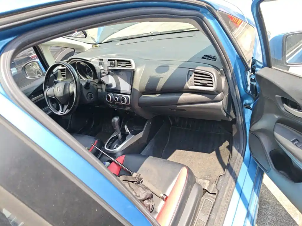 Honda Fit — миниатюра 9