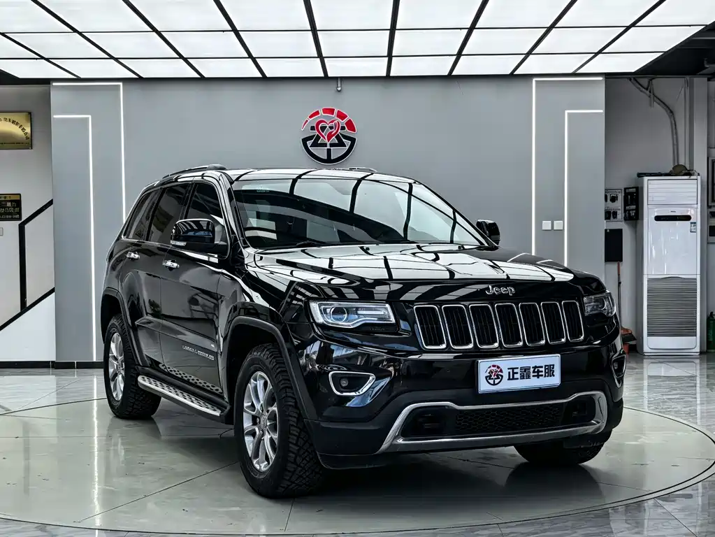 Jeep Grand Cherokee (Import) — миниатюра 3