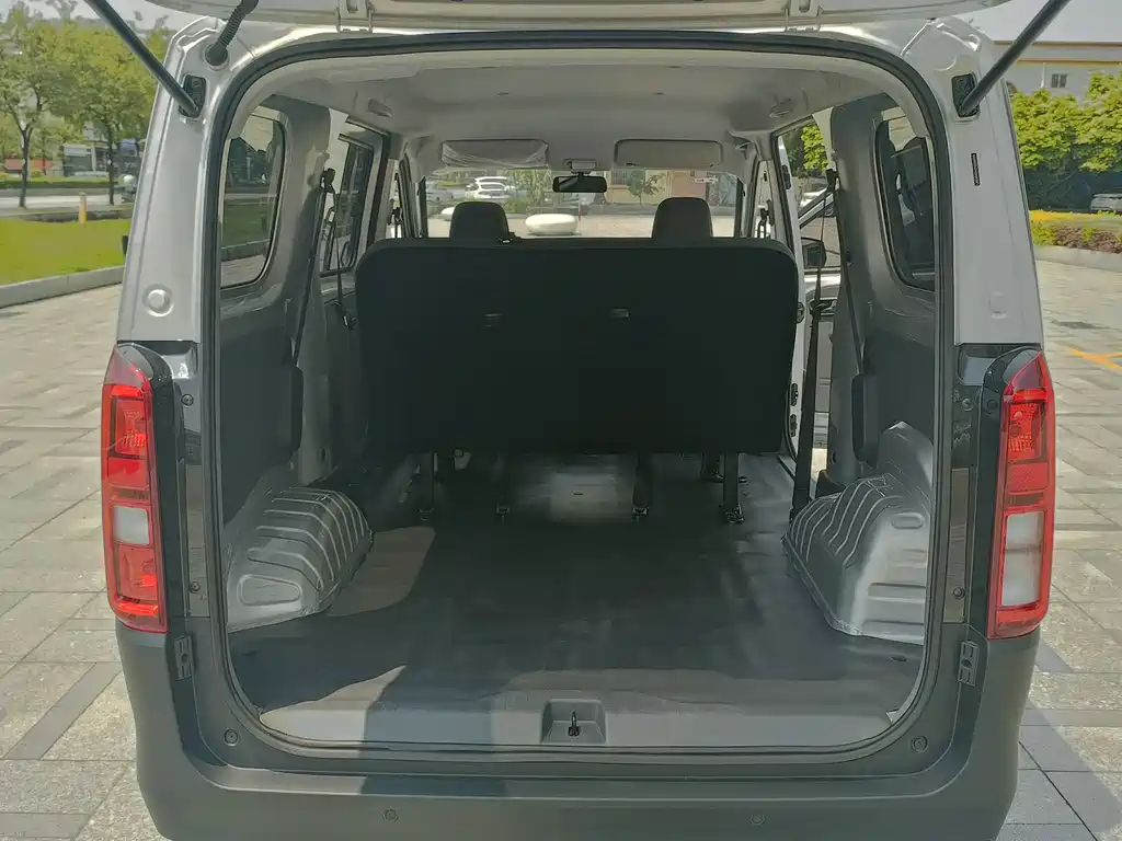 Wuling Rongguang EV — миниатюра 11