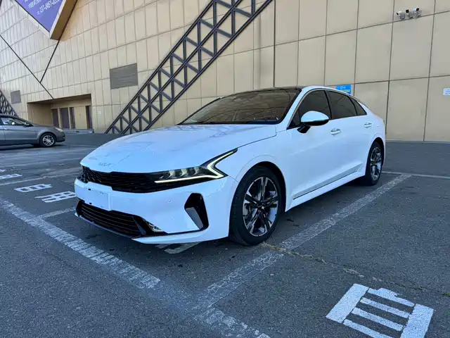 KIA  K5 2022