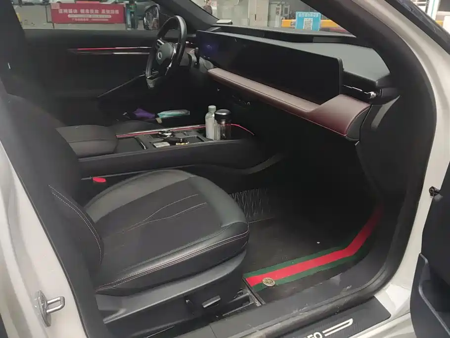Ford Mondeo — миниатюра 8