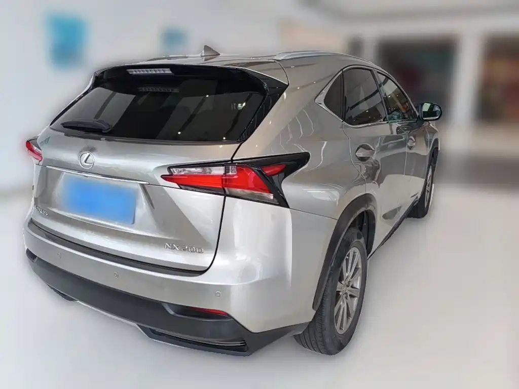 Lexus NX — миниатюра 10