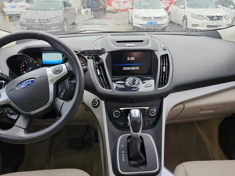 Ford Kuga — миниатюра 13