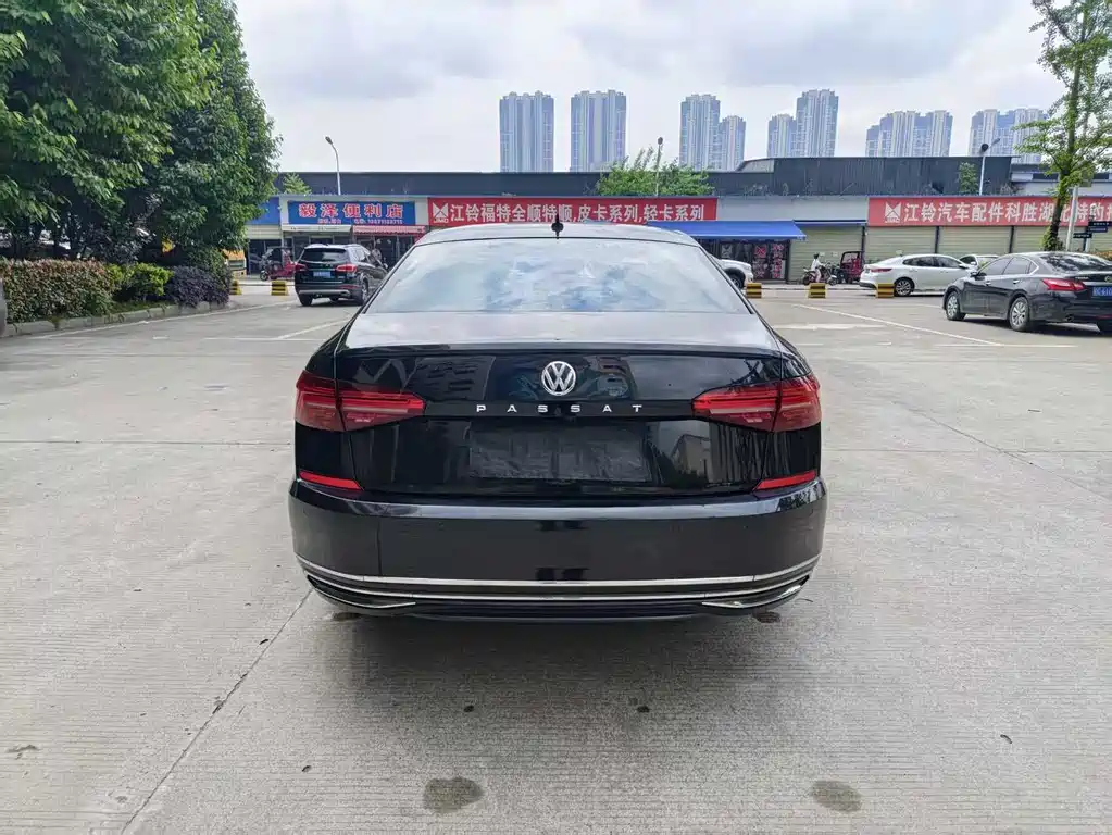 Volkswagen Passat 2019 330TSI Elite VI