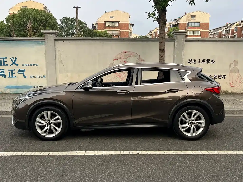 Infiniti QX30 — миниатюра 13