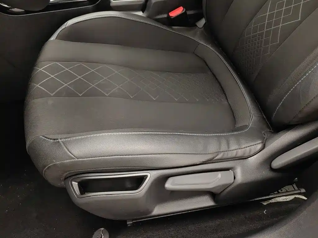 Peugeot 308 — миниатюра 20