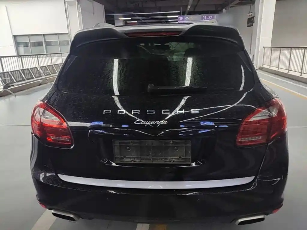 Porsche Cayenne — миниатюра 6