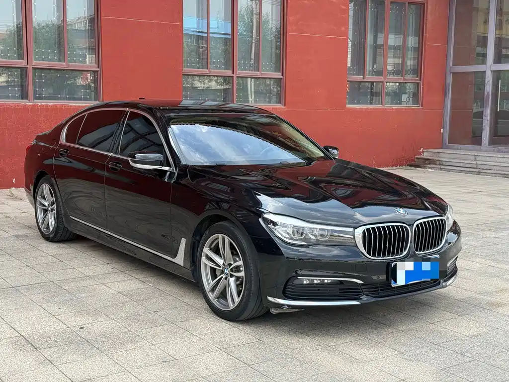 BMW 7 Series — миниатюра 3